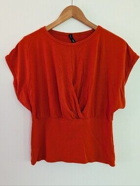 Mellow par Melissa Bolduc Jersey Twist Front Top Orange Size Medium